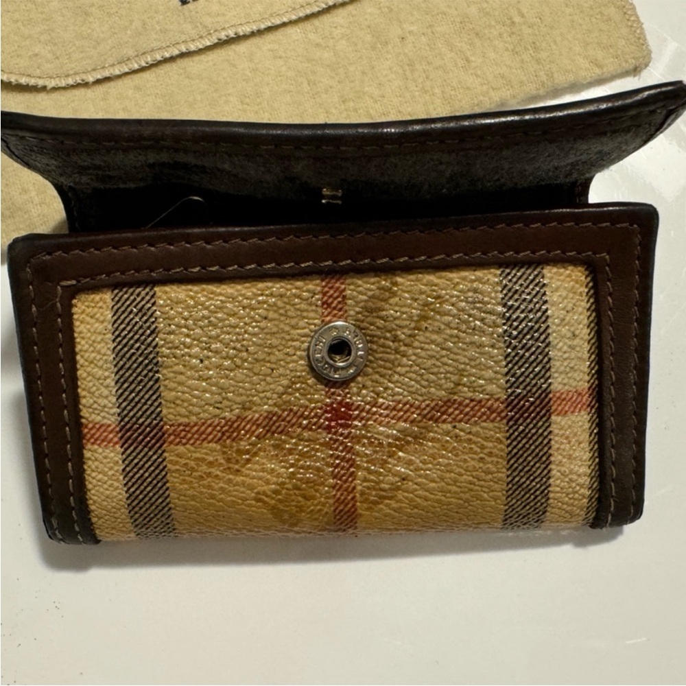 Vintage Burberry Keyholder in Classic Check with Dust Cover - Picture 4 of 9